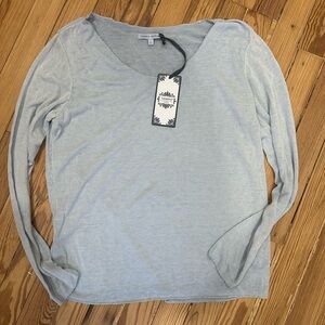 Tempo Paris Women's Light Blue Long-Sleeve Scoop Neck Top